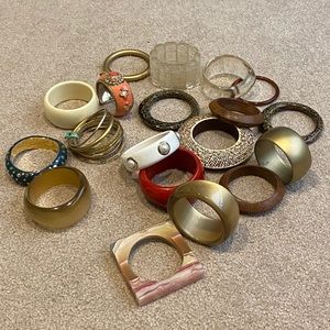 Bangle bundle!!! Fun assorted bangles!!!